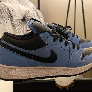 University blue air Jordan 1 low